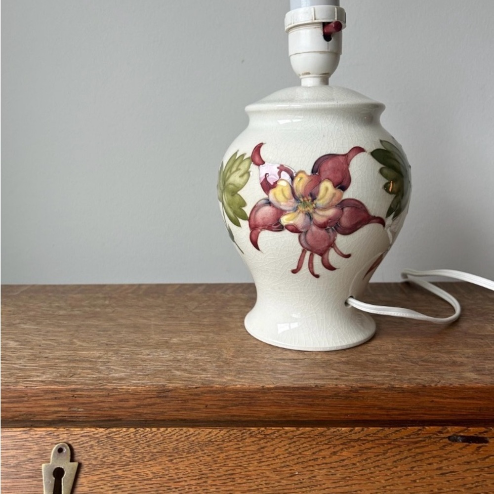 Moorcroft Columbine on Ivory Pottery Lamp